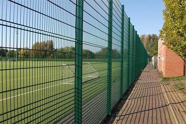 plastic coated chain mesh fencing