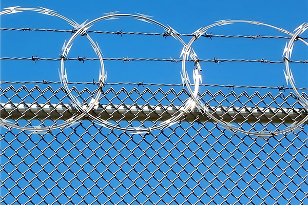 barbed wire and razor wire