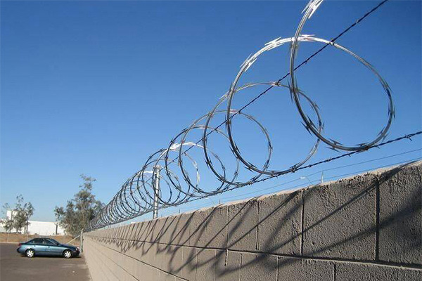 razor barbed wire fence