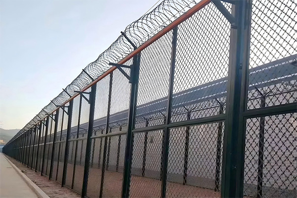 razor wire mesh fencing