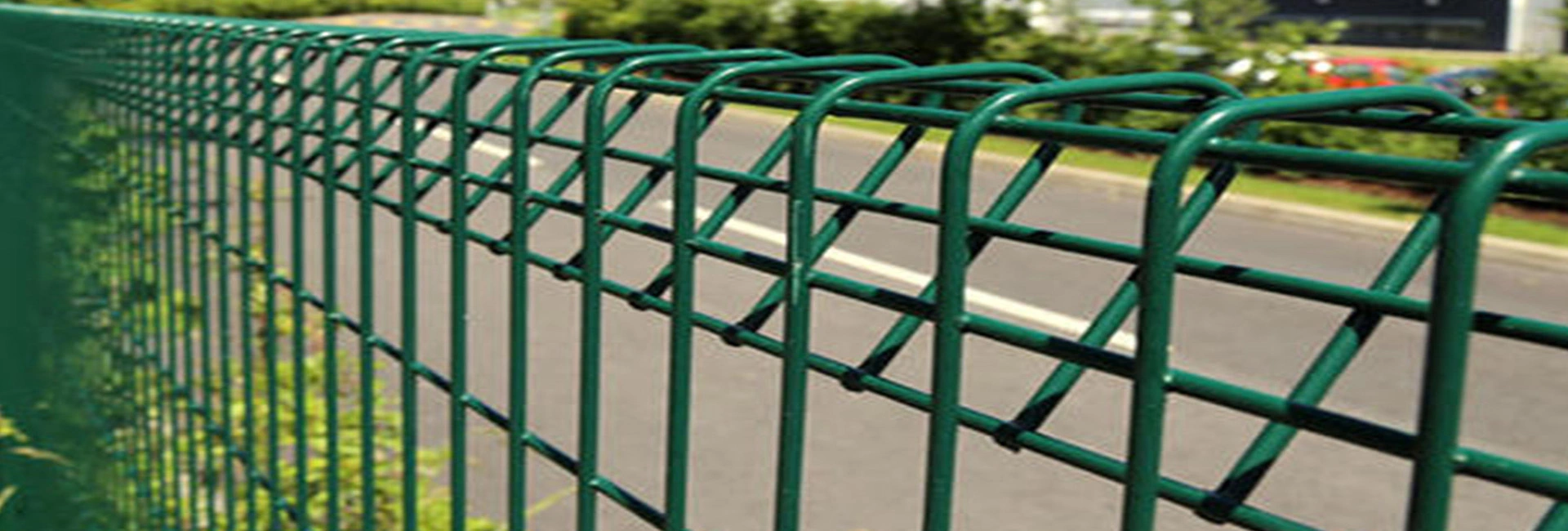 Roll Top Triangle Bending BRC Welded Wire Mesh Fence